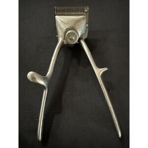Vintage Nickel Crome Dandy 00 Hair Clippers.